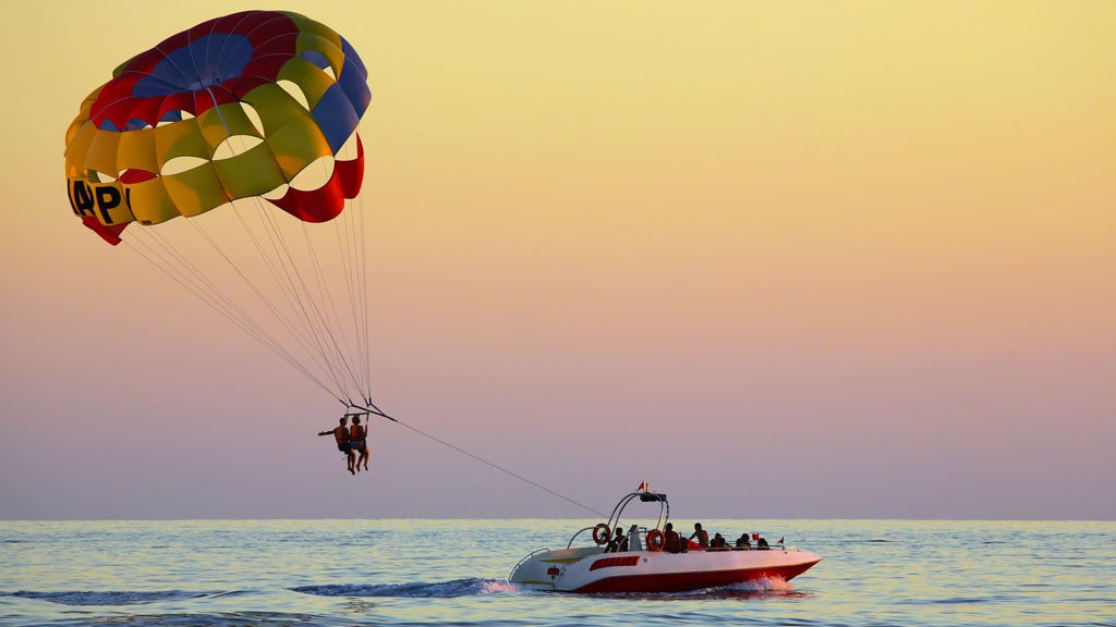 parasailing xpedia holidays